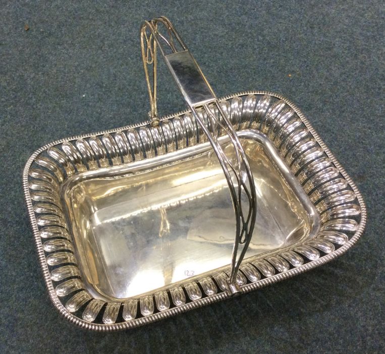 A heavy and fine quality George III silver fruit / bread basket. Sheffield 1808. By JT Young, Walker