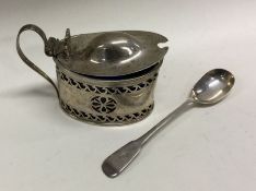 CHESTER: A pierced silver mustard pot. 1911. By George Nathan and Ridley Hayes. Approx. 115 grams.