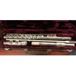 A cased Buffet flute in case. Est. £20 - £30.