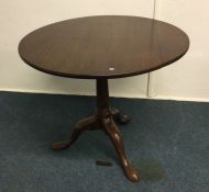 A Victorian mahogany pedestal table. Est. £50 - £8