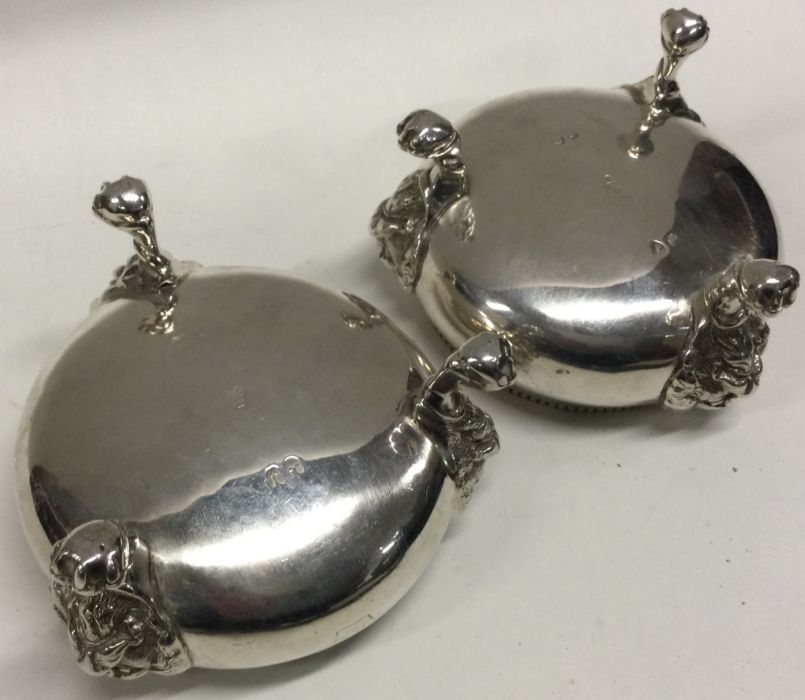 A heavy pair of Victorian silver salts with cast lion feet. London 1874. By Richards and Brown. - Image 2 of 2