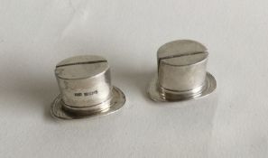 A pair of silver mounted menu holders. Approx. 29