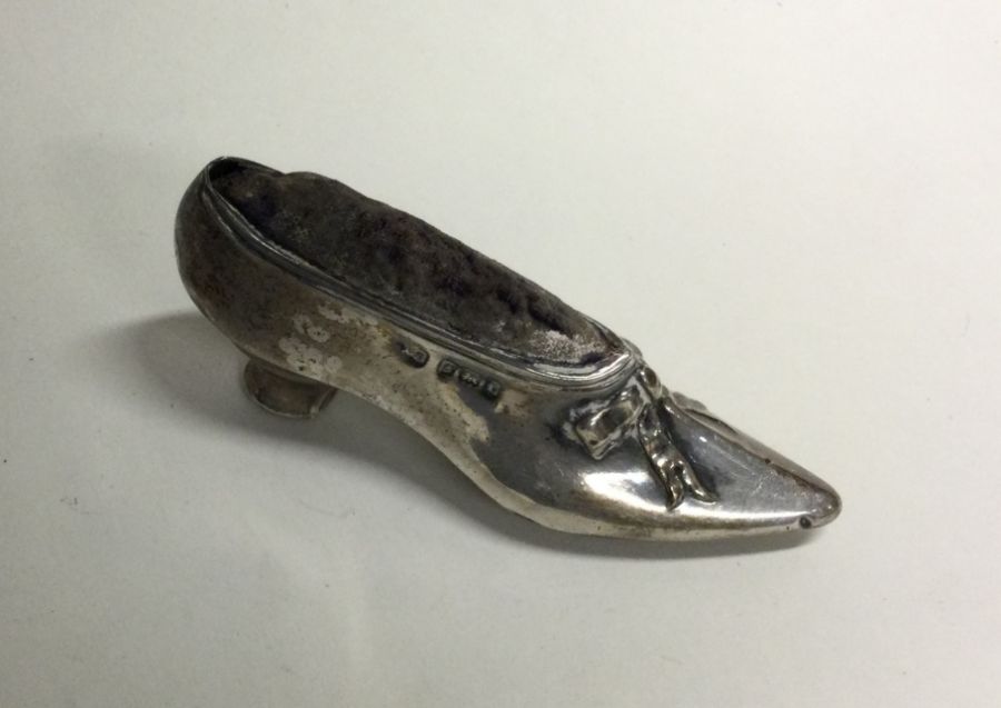 A novelty silver pin cushion in the form of a shoe - Image 2 of 2