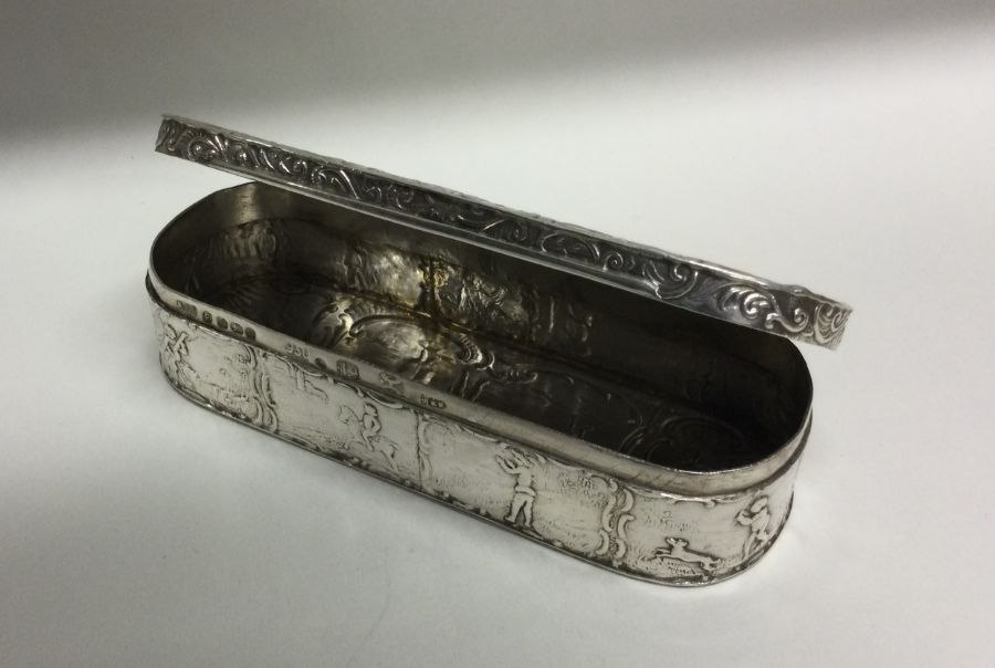 A Dutch silver oval box decorated with figures. Be - Image 3 of 3