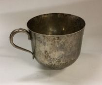 A George III cast silver mug. London 1832. By Jose