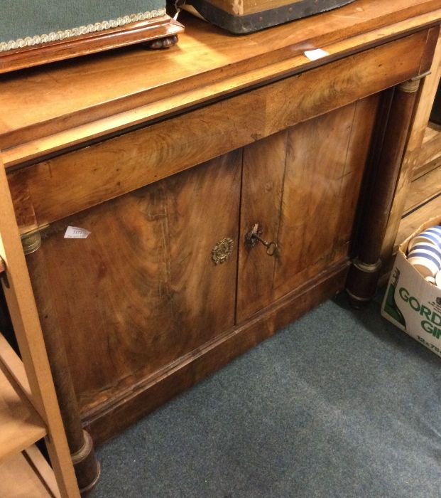 A mahogany chiffonier.