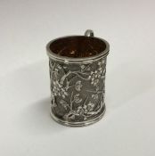 A good Chinese miniature silver mug / tot with aes