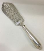 DUBLIN: A good pierced Irish silver fish slice dec