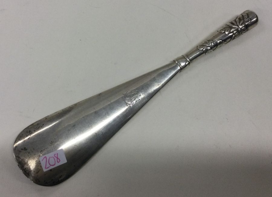 WANG HING: A rare Chinese silver shoe horn. Approx - Image 2 of 2