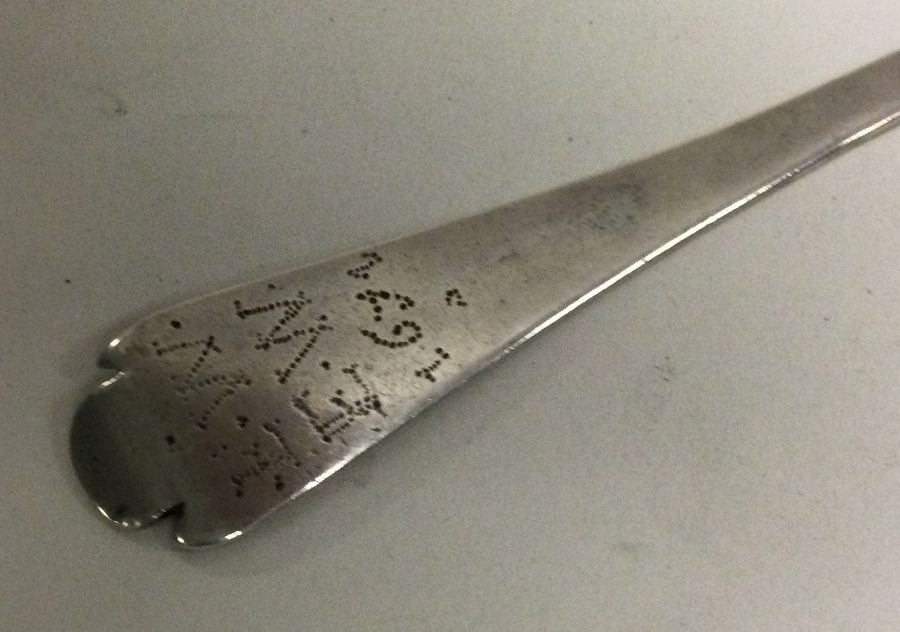 An early Charles II dog nose silver spoon marked w - Image 3 of 3