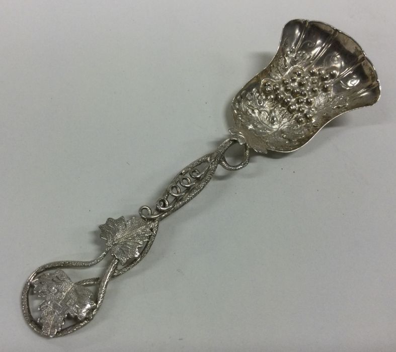 A good quality cast leaf shaped Victorian silver c - Image 2 of 2