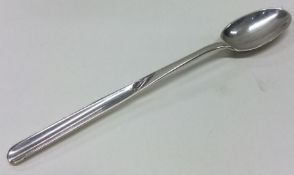 An early mid-18th Century silver marrow spoon. App