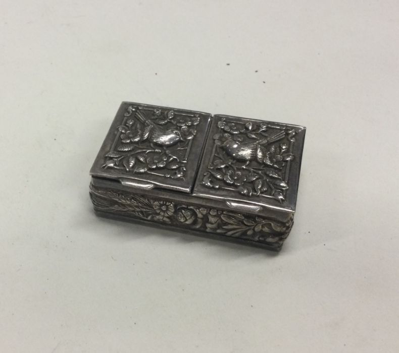 An Indian silver double-hinged top pill box. Appro