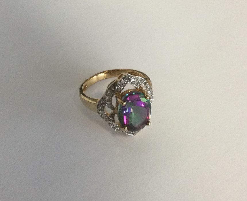 A heavy 9 carat diamond set ring with transitional - Image 2 of 2