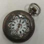 An attractive Continental pocket watch. Est. £30 -