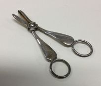A good pair of grape scissors. London 1935. By Jam
