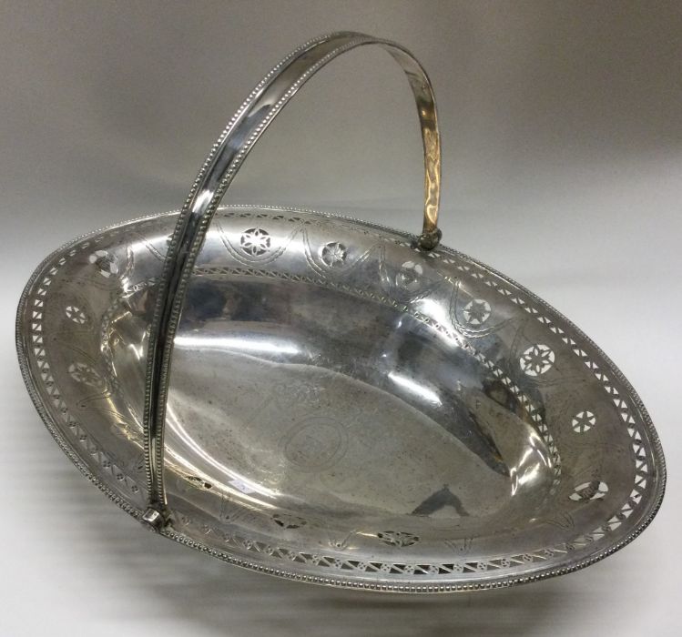 A George III silver basket with pierced decoration - Image 2 of 2