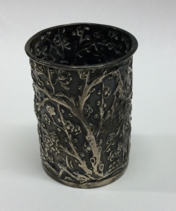 WANG HING: A Chinese silver beaker. Approx. 31 grams. - Image 2 of 2