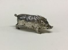 A fine and heavy silver pig with pull-off lid. Lon