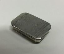 An early 18th Century silver hinged snuff box with