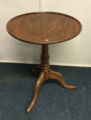 A Victorian mahogany pedestal table. Est. £20 - £3