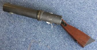 An unusual American signal gun. Est. £30 - £50.