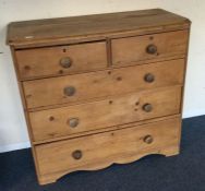A pine chest of drawers. Est. £30 - £50
