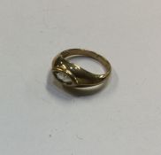 An unusual 9 carat marquise shaped ring. Approx. 4