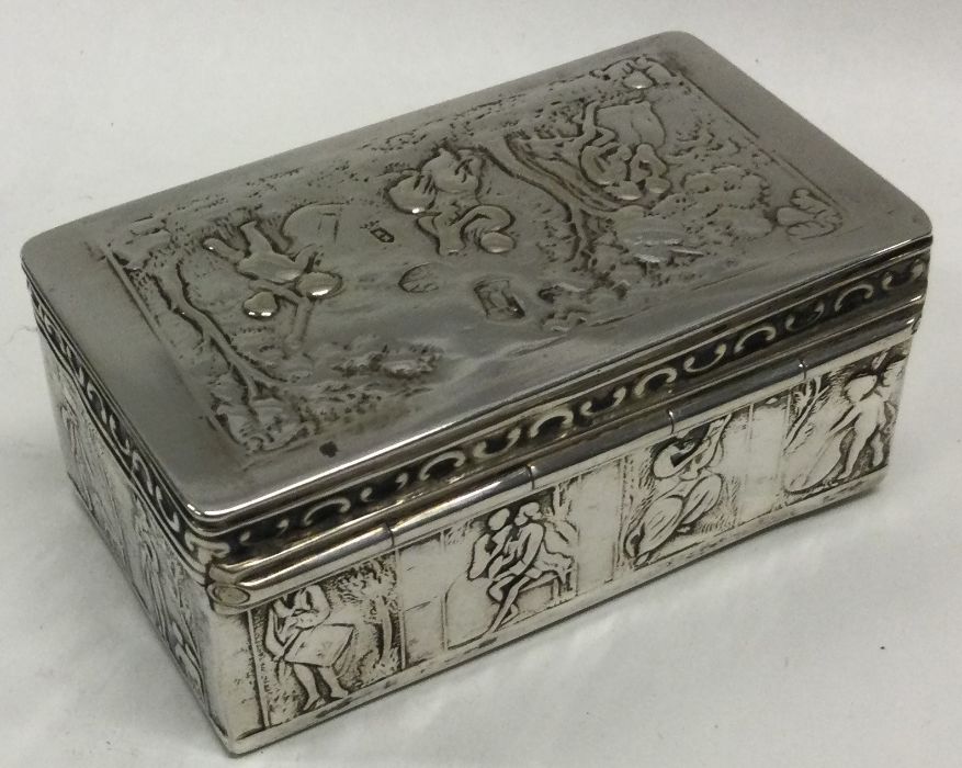 An early 18th Century hinged silver box. Approx. 9 - Image 2 of 2