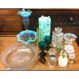 A good collection of glassware. Est. £20 - £30.