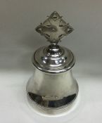 A heavy silver table bell. London 1961. By F Osbor