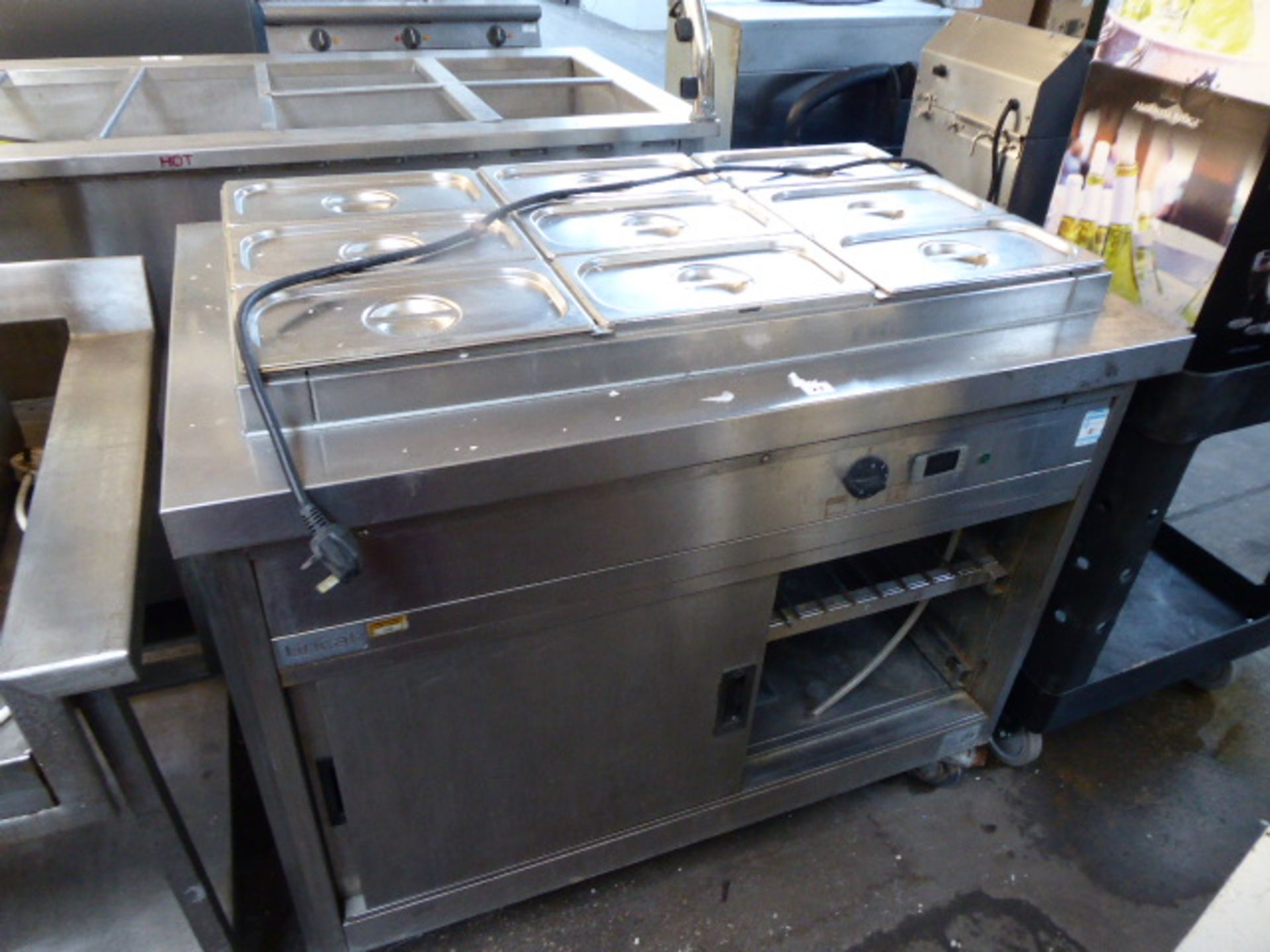 110cm Lincat mobile hot cupboard with bain marie top