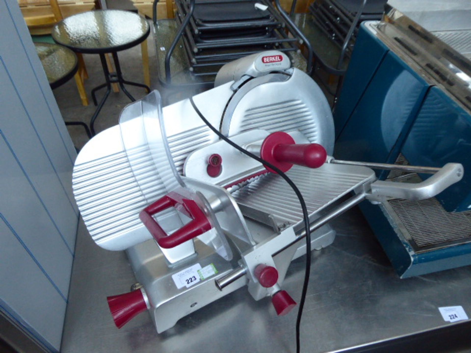 (TN46) 32cm Berkel meat slicer