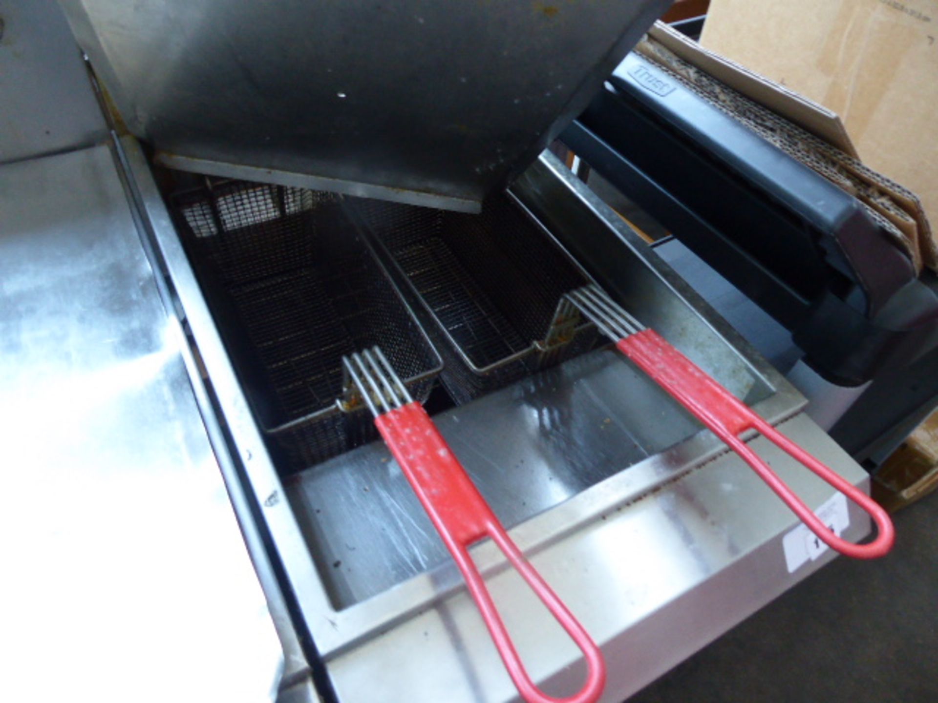 40cm Gas Thor single well fryer with 2 baskets - Image 2 of 2