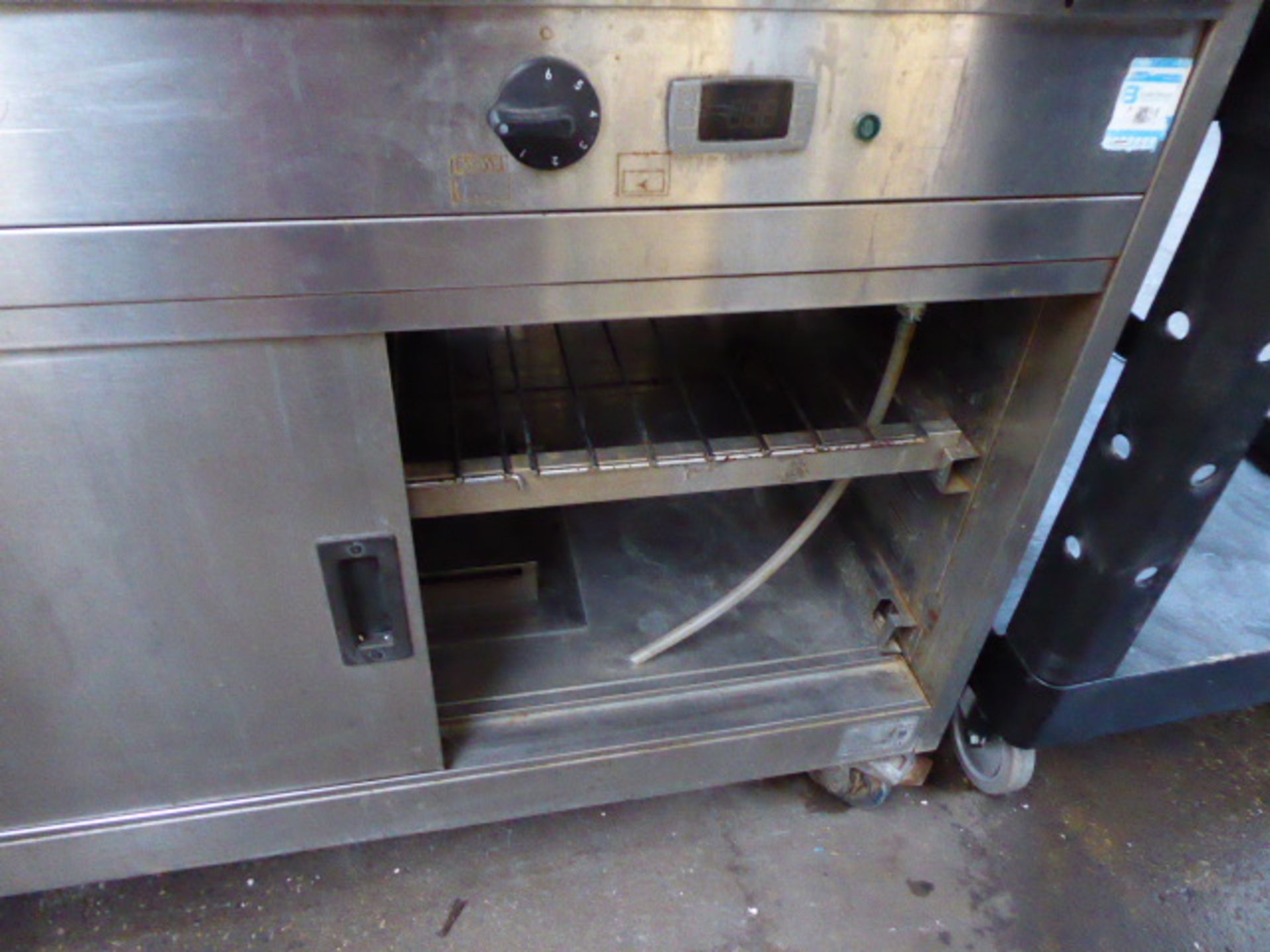 110cm Lincat mobile hot cupboard with bain marie top - Image 2 of 2