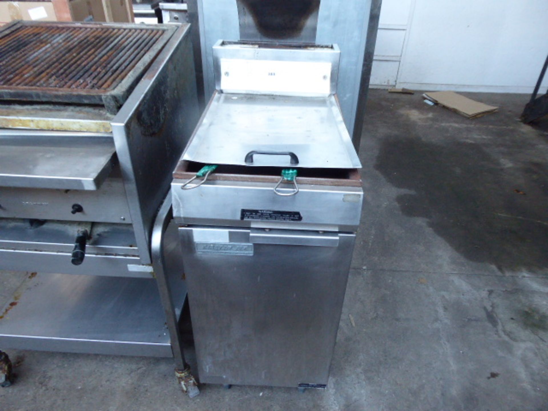 421 - 40cm gas MasterJet single tank fryer with 2 baskets