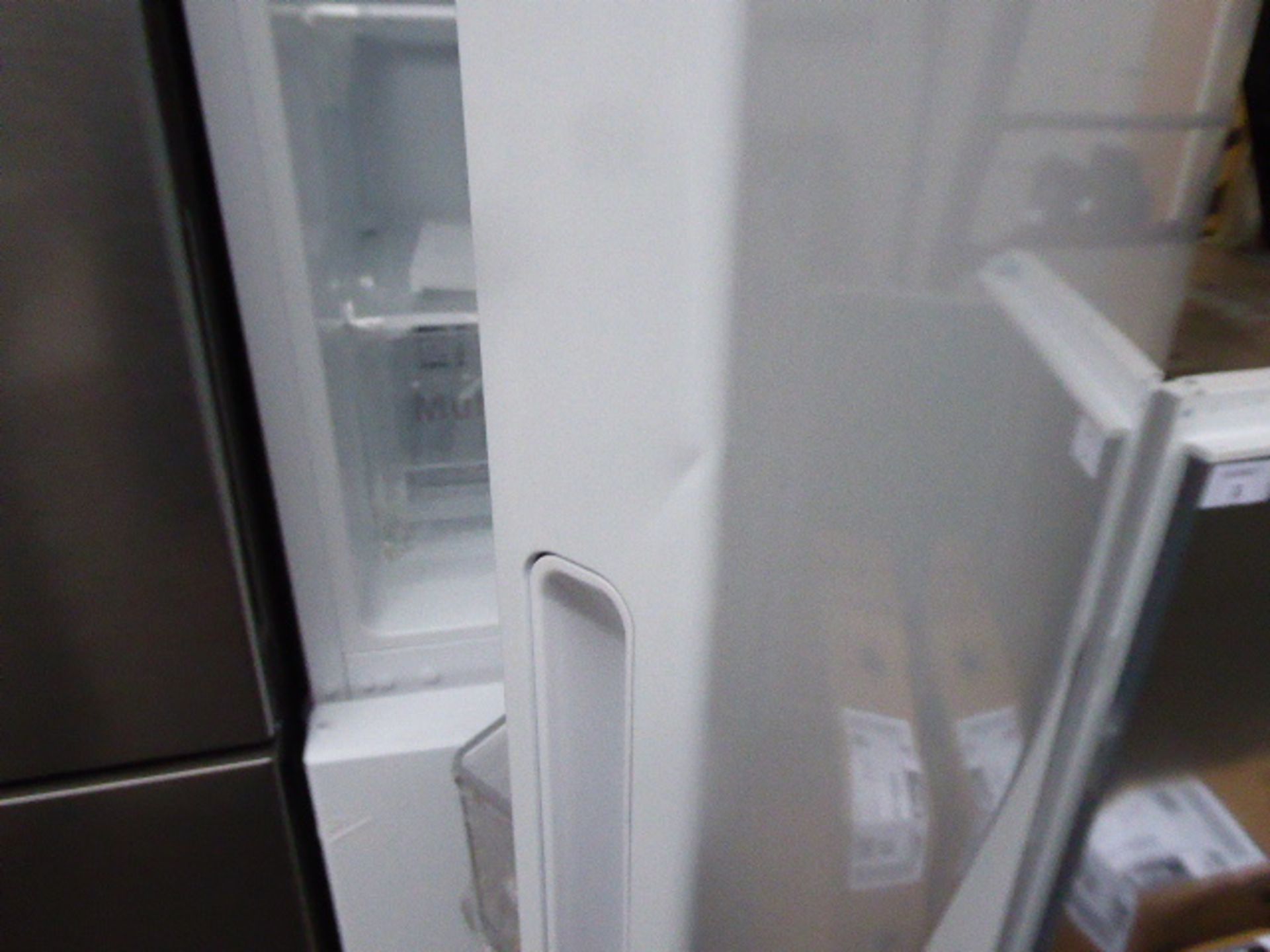 KGN27NWFAGB Bosch Free-standing fridge-freezer - Image 2 of 3