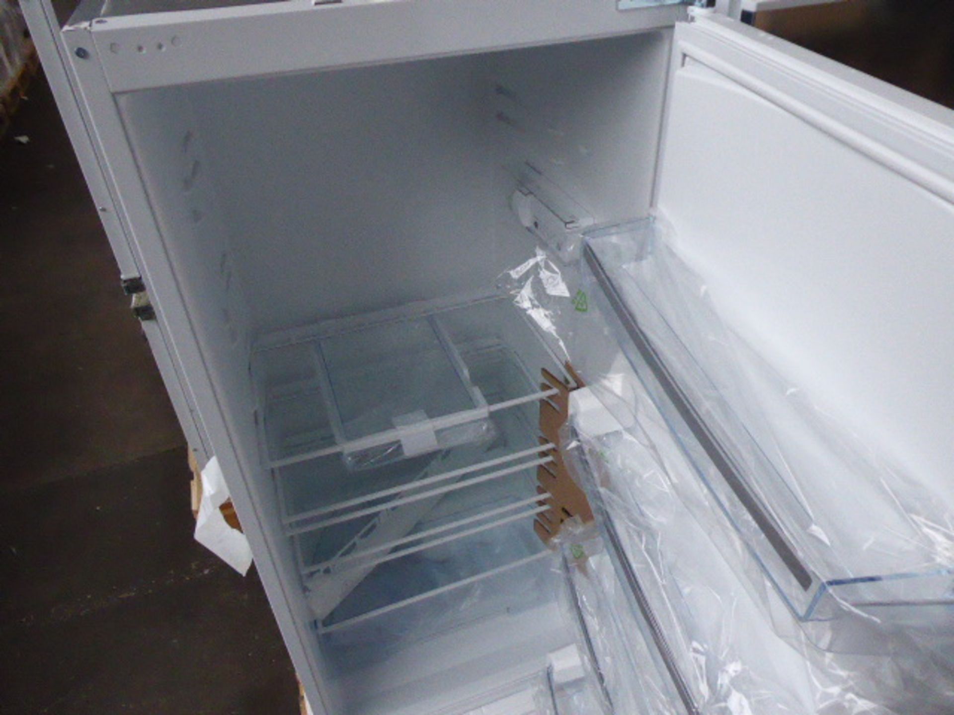 KIR24NSF0GB Bosch Built-in refrigerator - Image 2 of 2