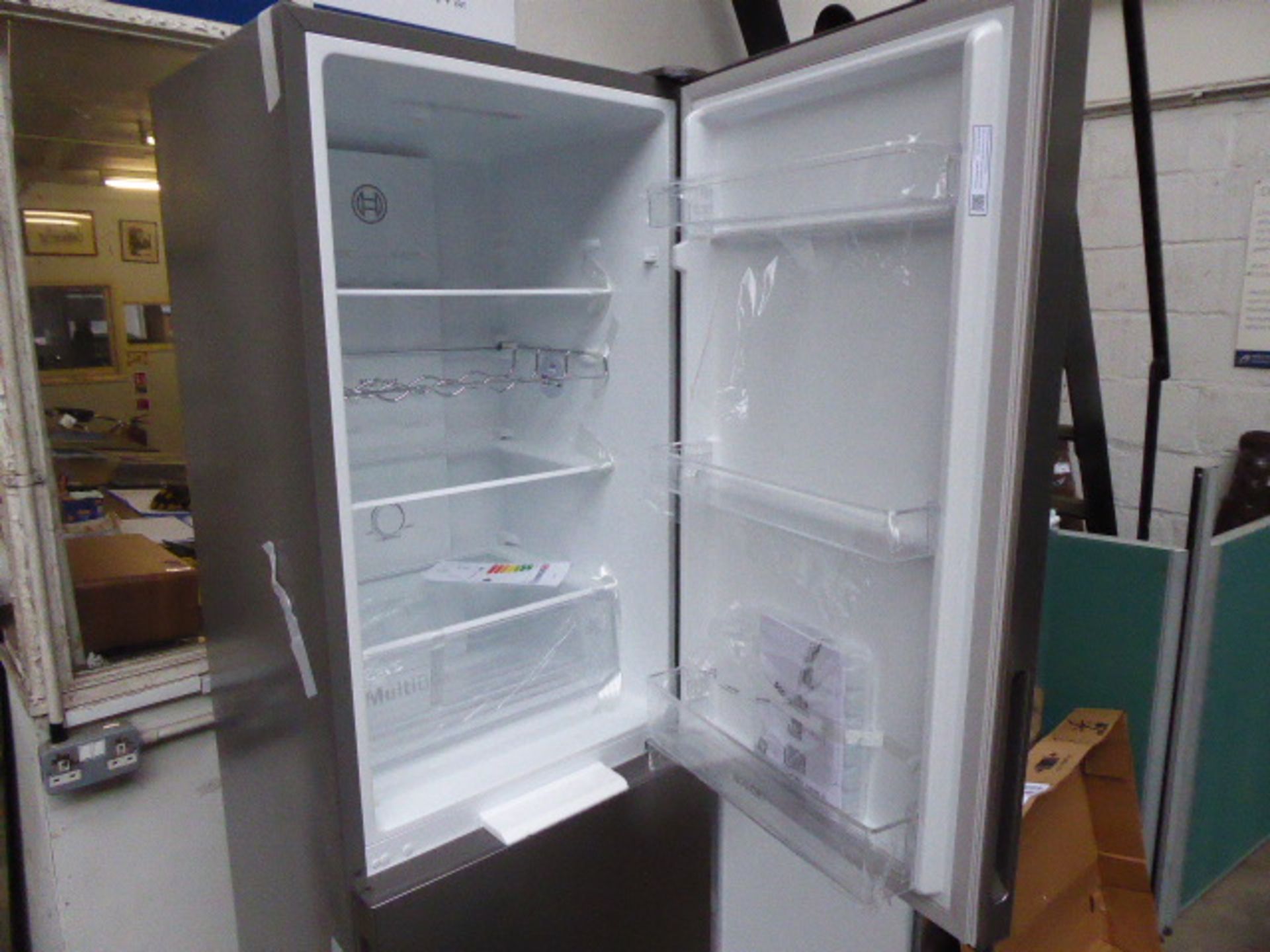 KGN27NLFAGB Bosch Free-standing fridge-freezer - Image 2 of 2