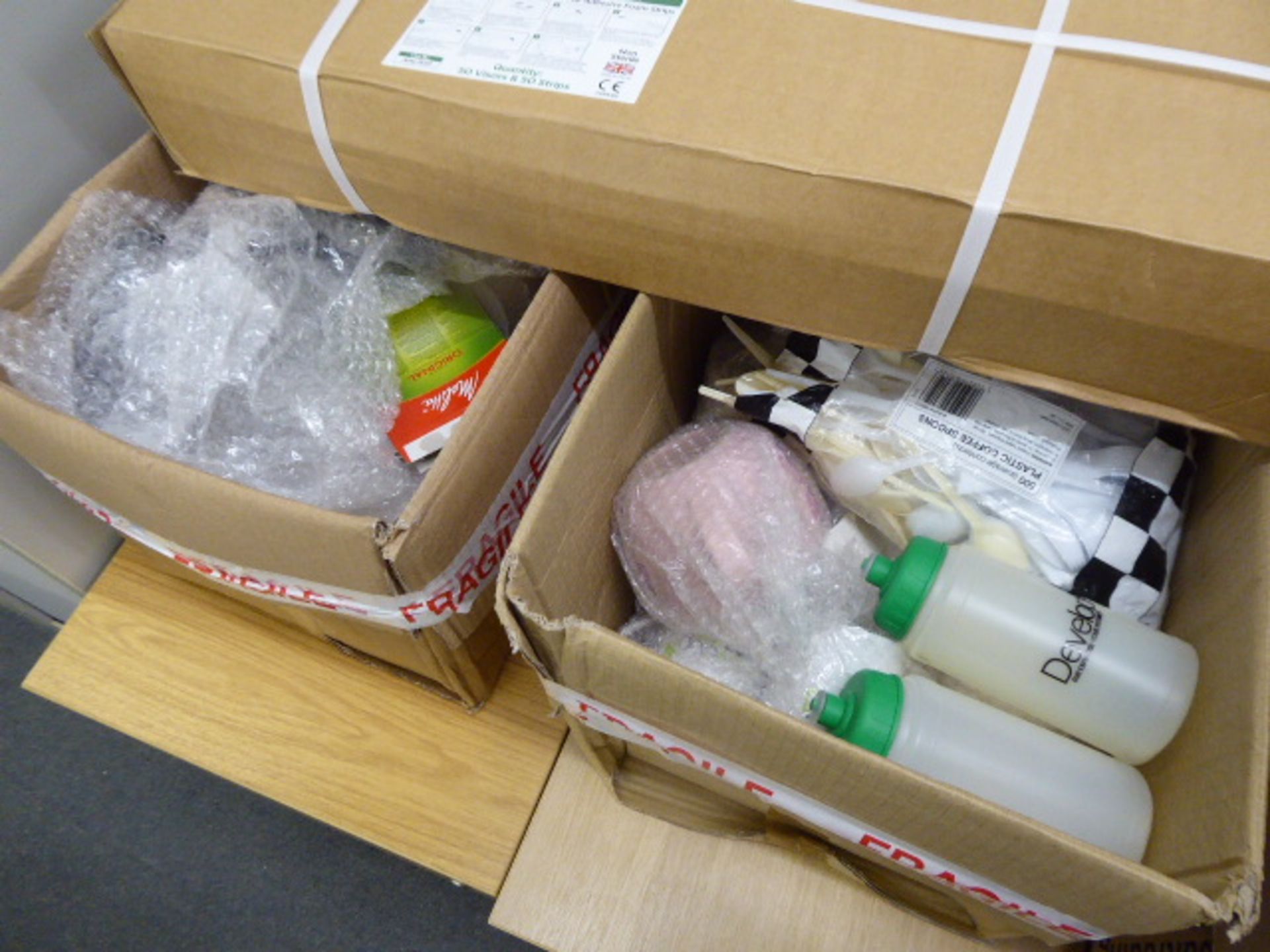 3 boxes of assorted cleaning items, crockery and kitchen items - Image 3 of 4