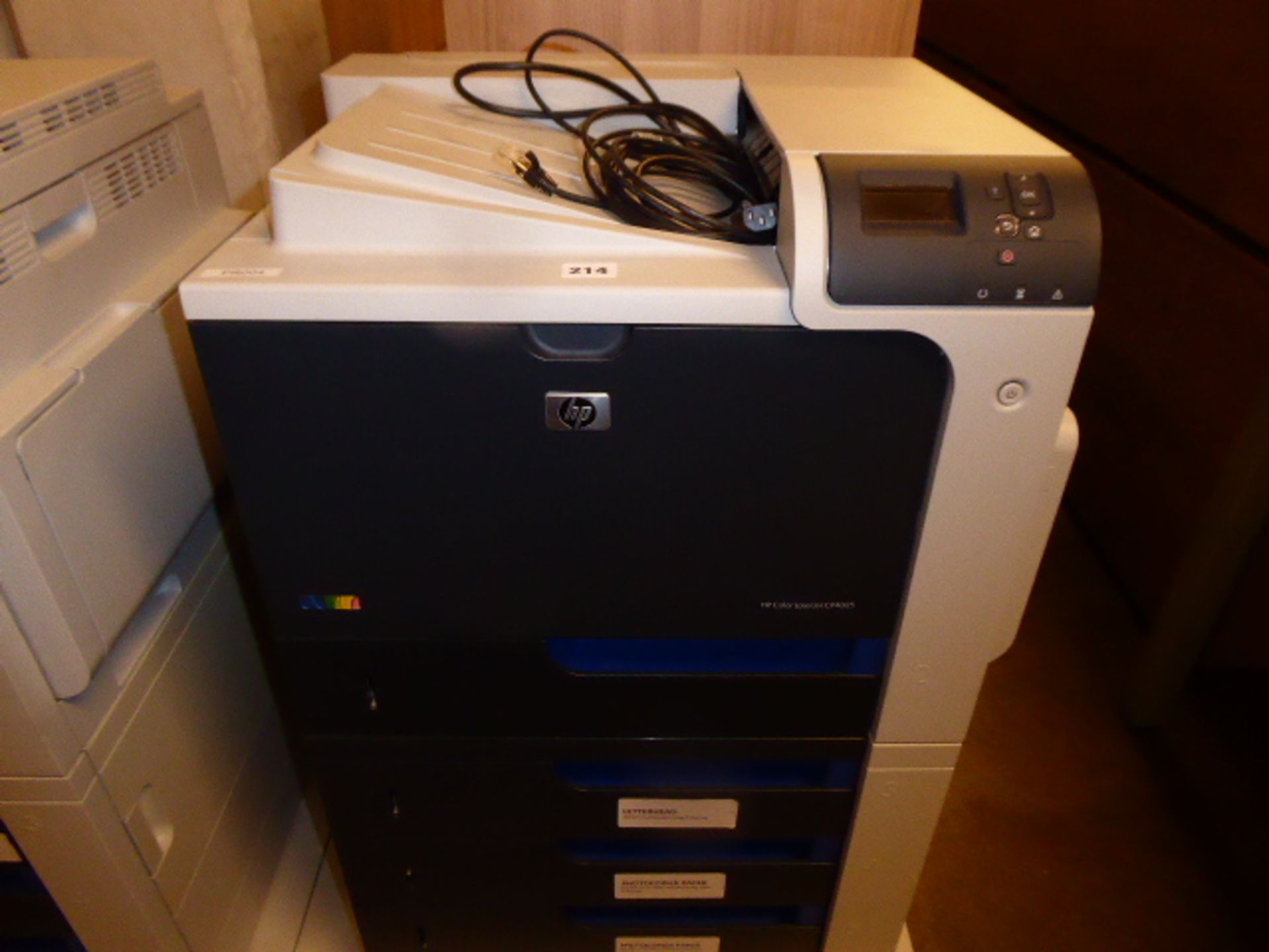 194 - HP Color Laserjet CP4025 printer with 5 paper loading stations on mobile trolley - Image 2 of 2