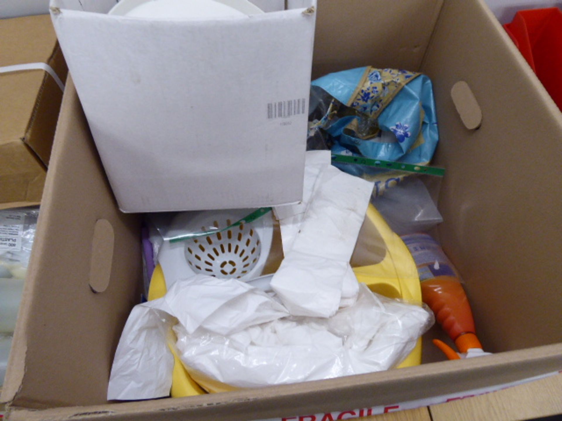 3 boxes of assorted cleaning items, crockery and kitchen items - Image 2 of 4