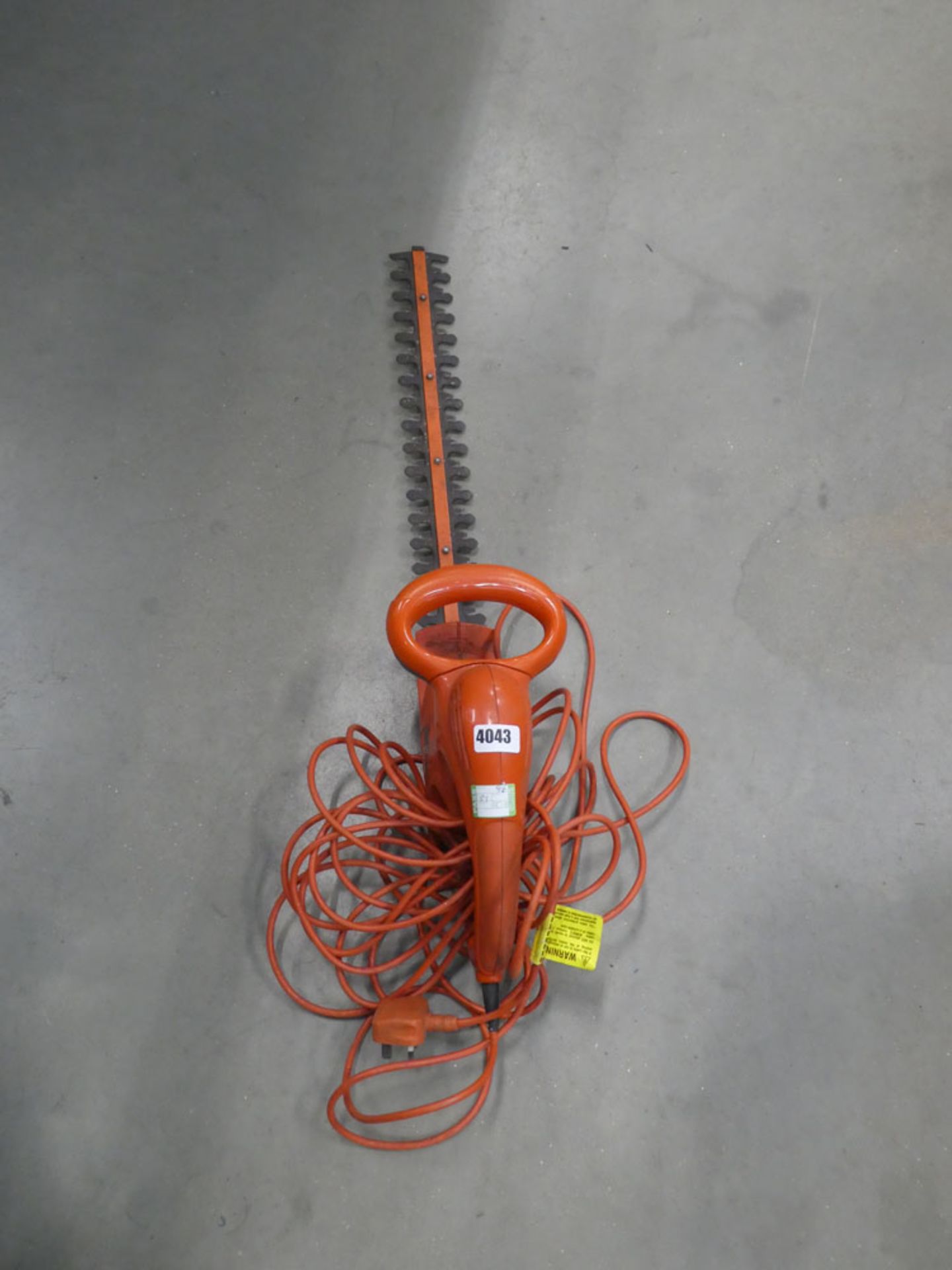 Flymo electric hedge cutter