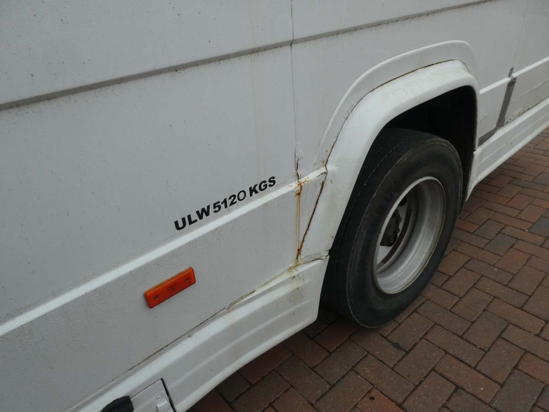 HC04 CHS (2004) Mercedes Vario 0814 24 seater minibus with 3972cc diesel engine. First registered - Image 3 of 7