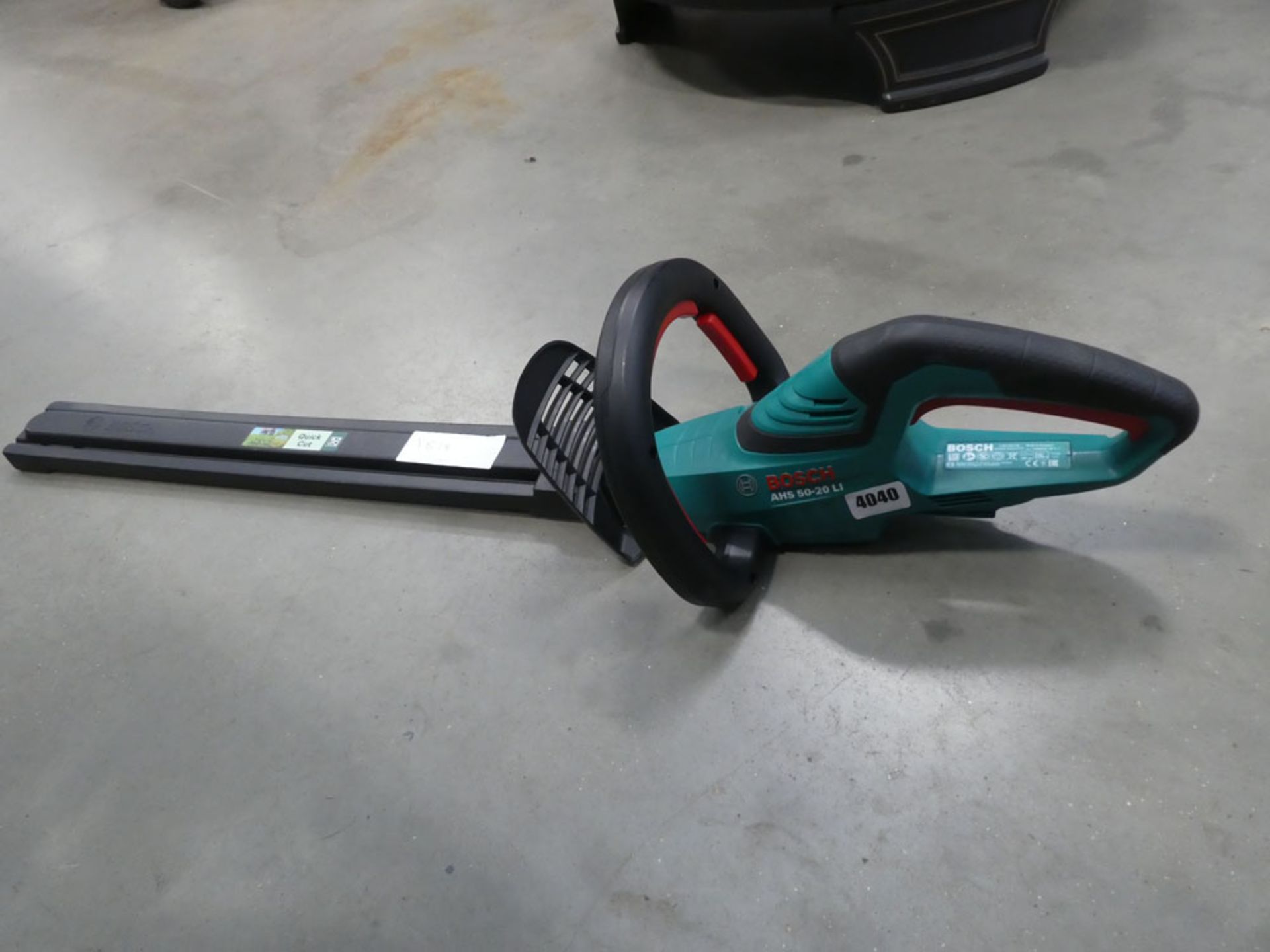 4064 - Bosch battery powered hedgecutter (no battery, no charger) - Image 2 of 2