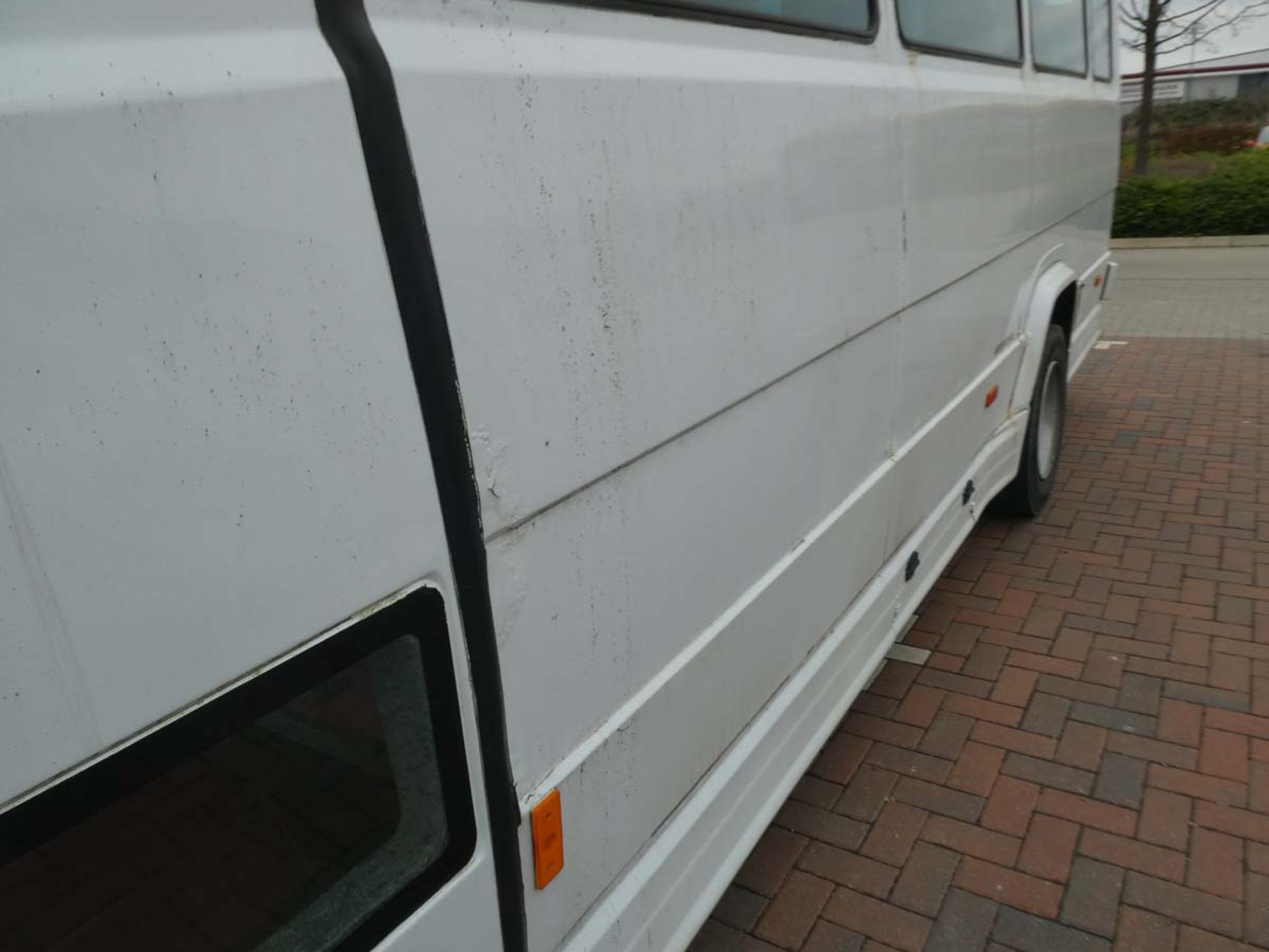 HC04 CHS (2004) Mercedes Vario 0814 24 seater minibus with 3972cc diesel engine. First registered - Image 2 of 7