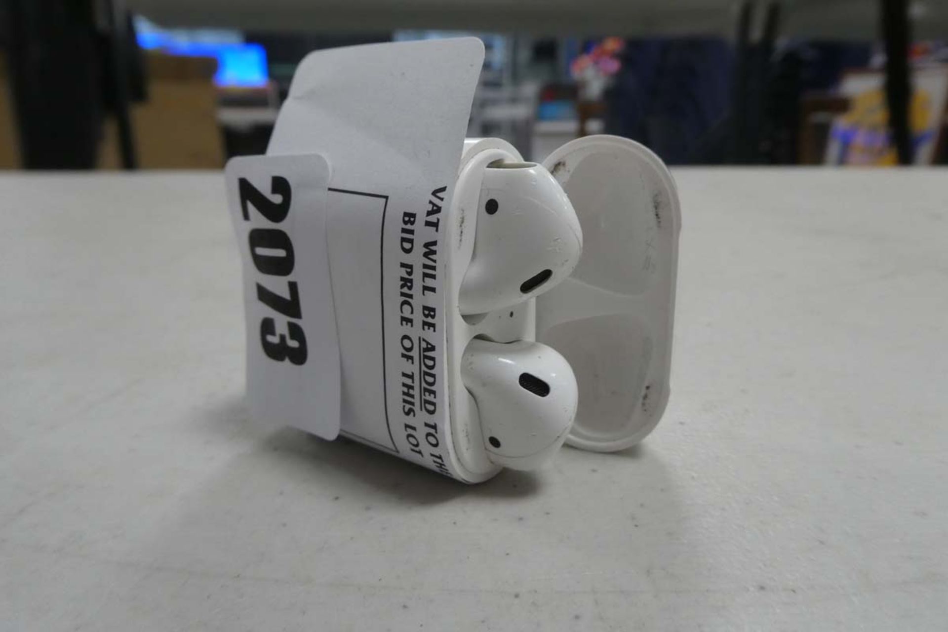 Apple AirPods 1st gen with charging case