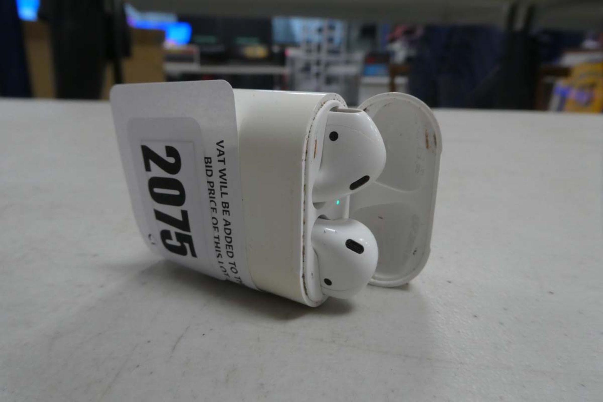 Apple AirPods 1st gen with charging case