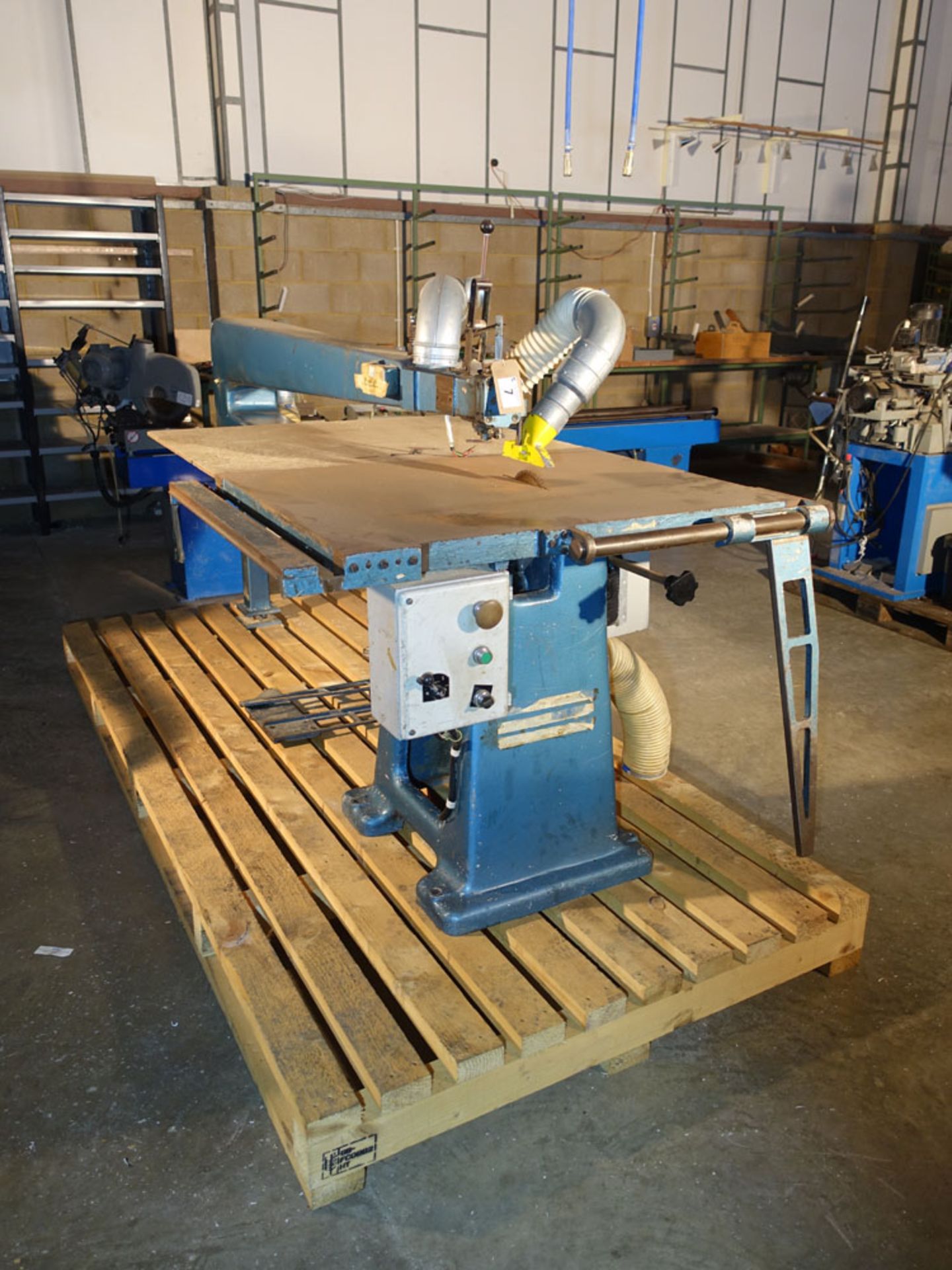 Circular saw table with deep throat fitted with Defuma extraction, throat depth approximately 2m - Image 2 of 5
