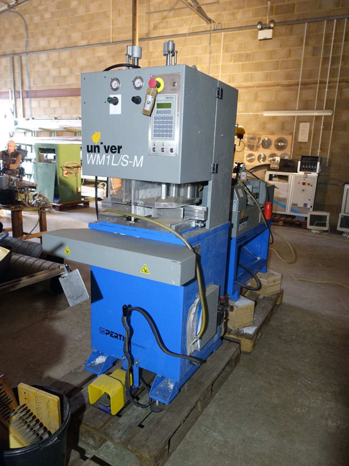 Pertici Univer WM1L/S-M single head welder Serial number 06A134 Year 2006 - Image 4 of 7